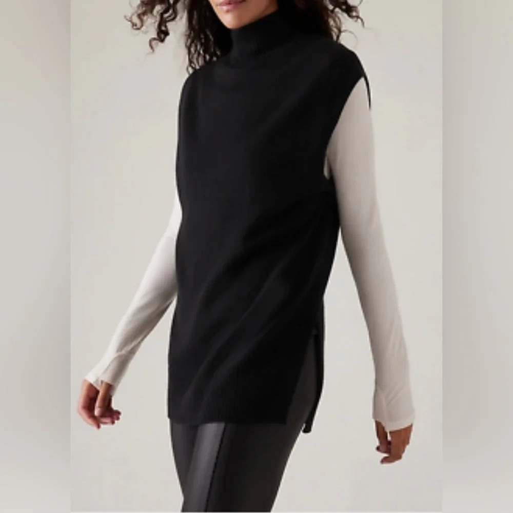 Athleta Alpine Tabard Black Merino Wool cashmere sleeveless Sweater Sz XS